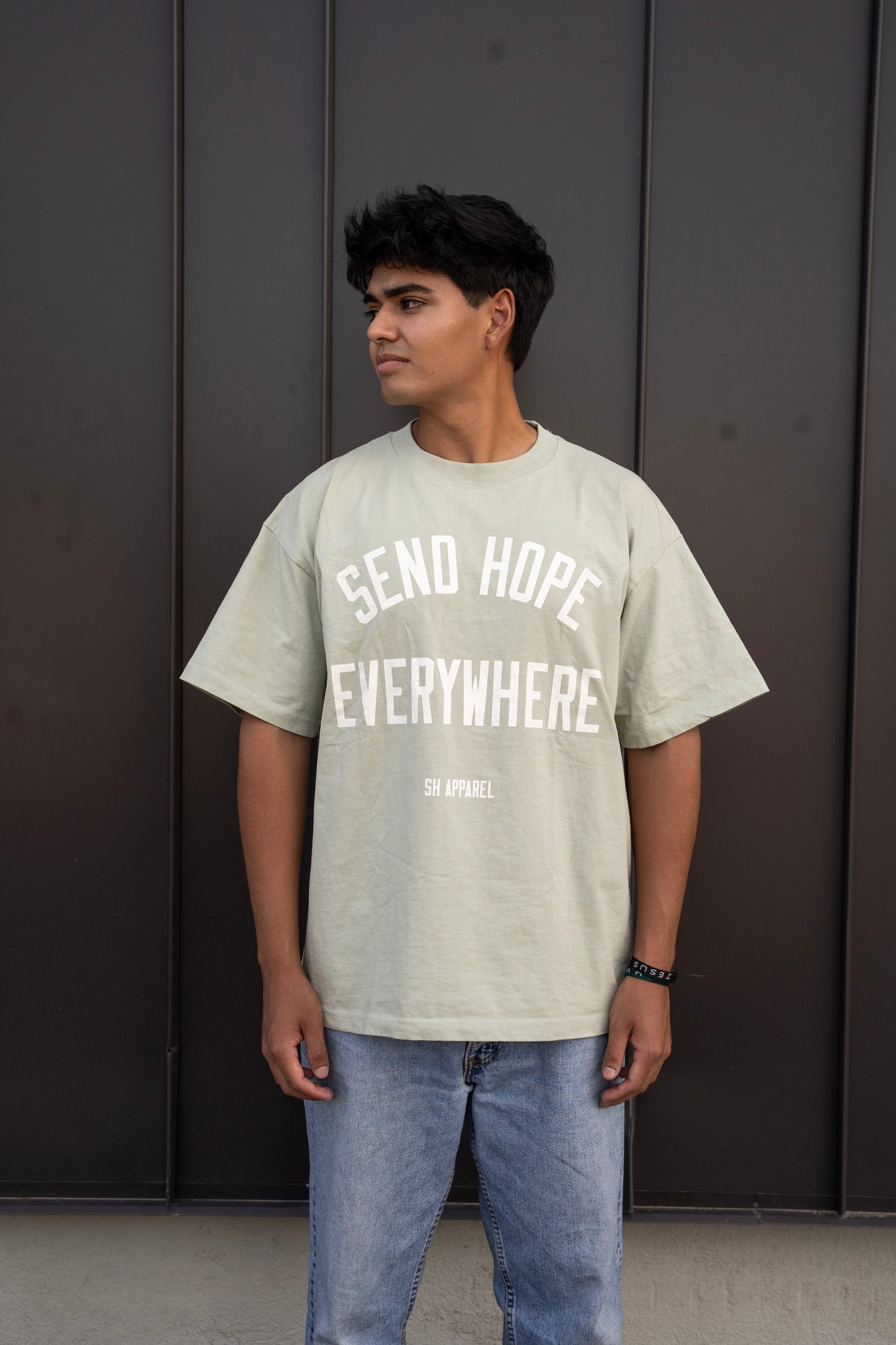 SEND HOPE EVERYWHERE sage tee